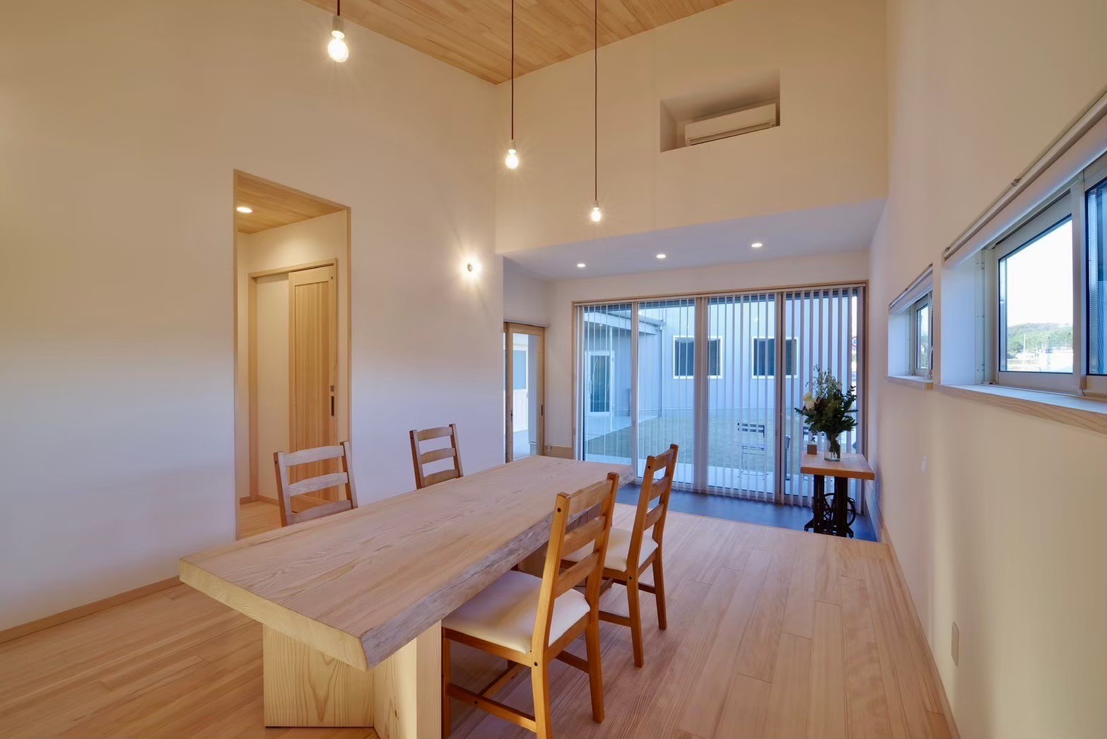 大西工務店の木材加工場と造作家具